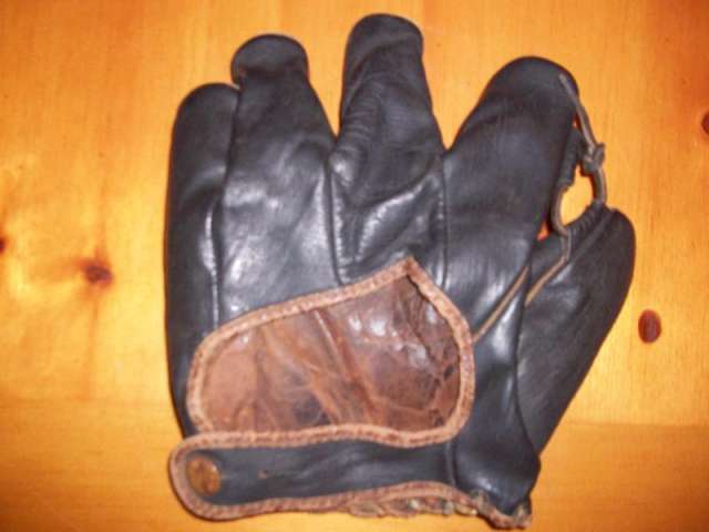 Thomas E. Wilson BB129 Back